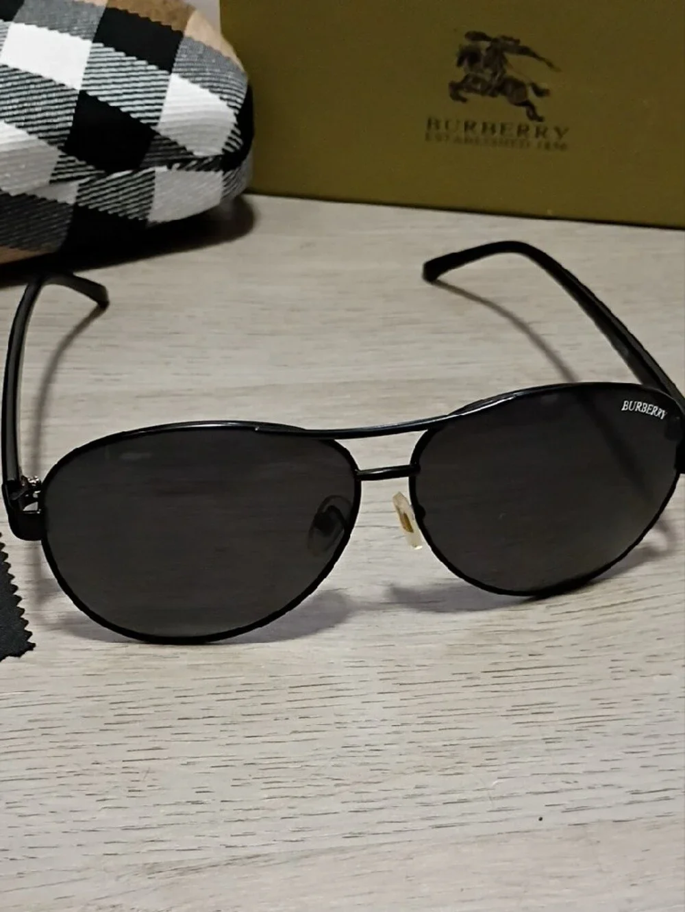 Burberry Black Lens Aviator Sunglasses w/ Case,Cleaning Cloth,Box & Card